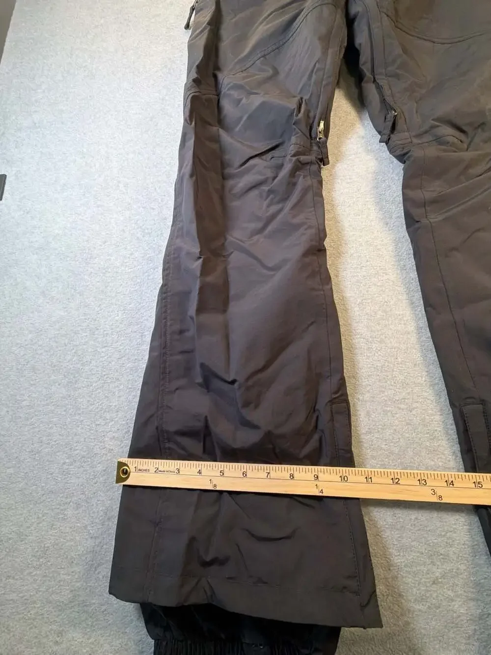 Burton Women's Black Snowboard Ski Pants Cargo Zip Pockets